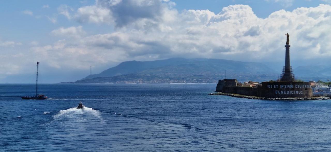 Jolly Charme Suite Messina Exterior foto